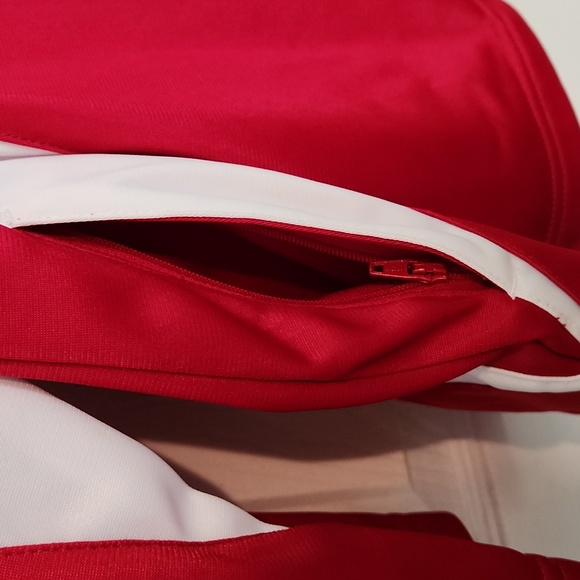 Red and White warm up jacket. - Picture 5 of 6